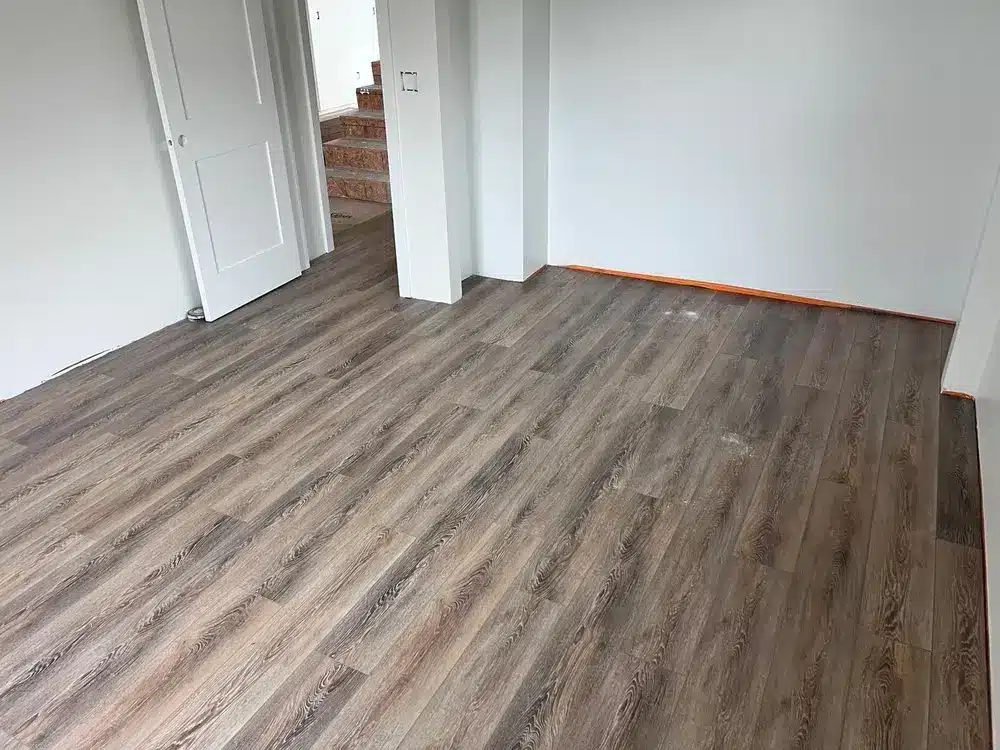 Vinyl Floor Refinish Dark Wood Finish Dark wood look vinyl floor refinish